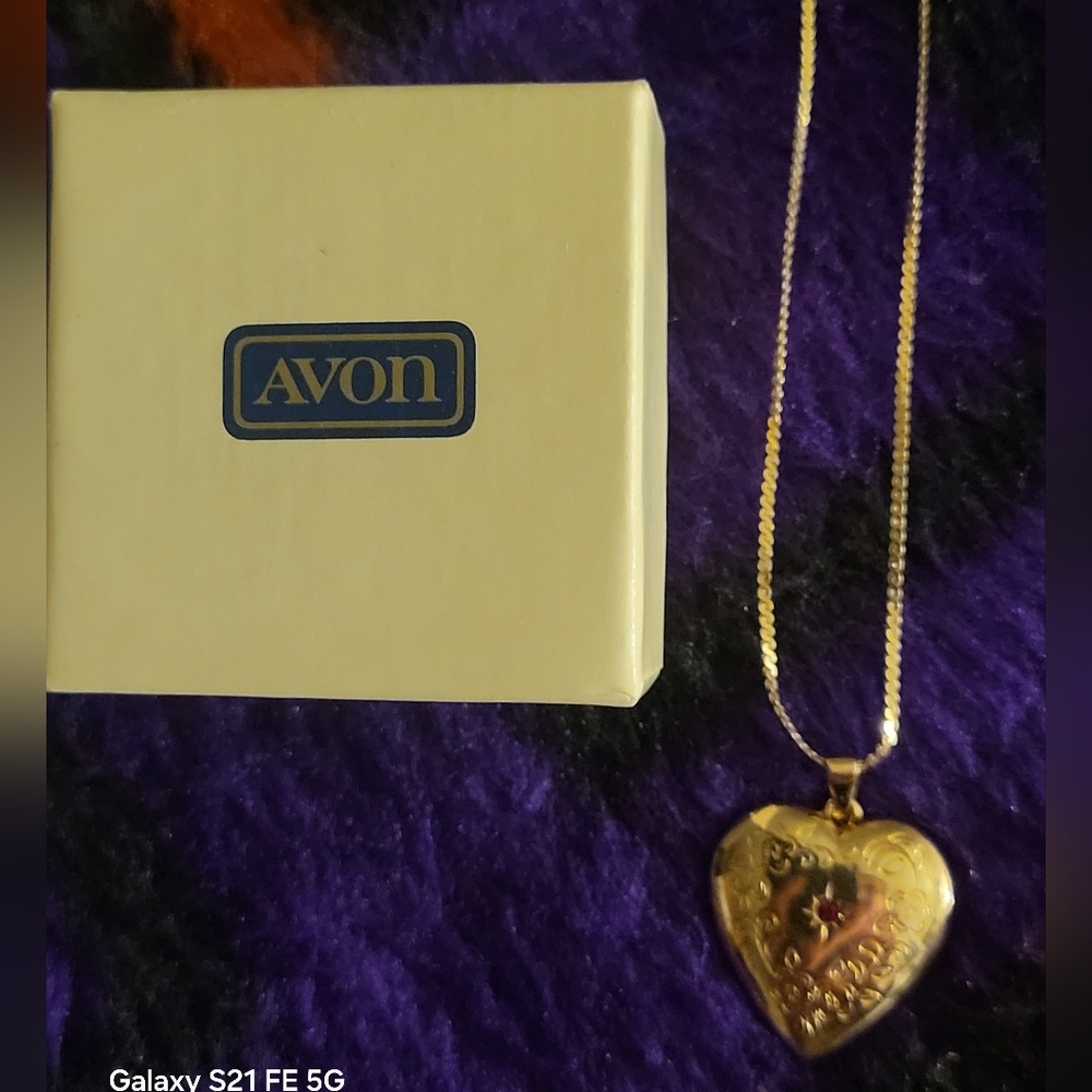 Avon Heart Pendant Goldtone Red Rhinestone New In Box Vintage